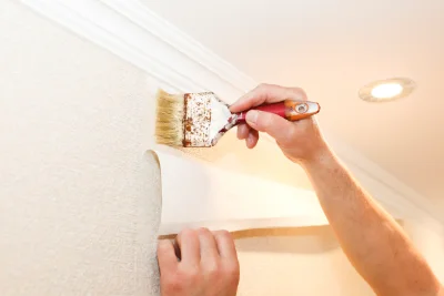 Pose de papier peint à Légny — revêtements muraux et toiles de verre